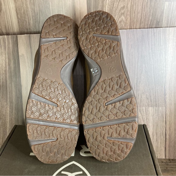 NIB Ariat Spitfire Brown Bomber Chukka - Picture 6 of 8